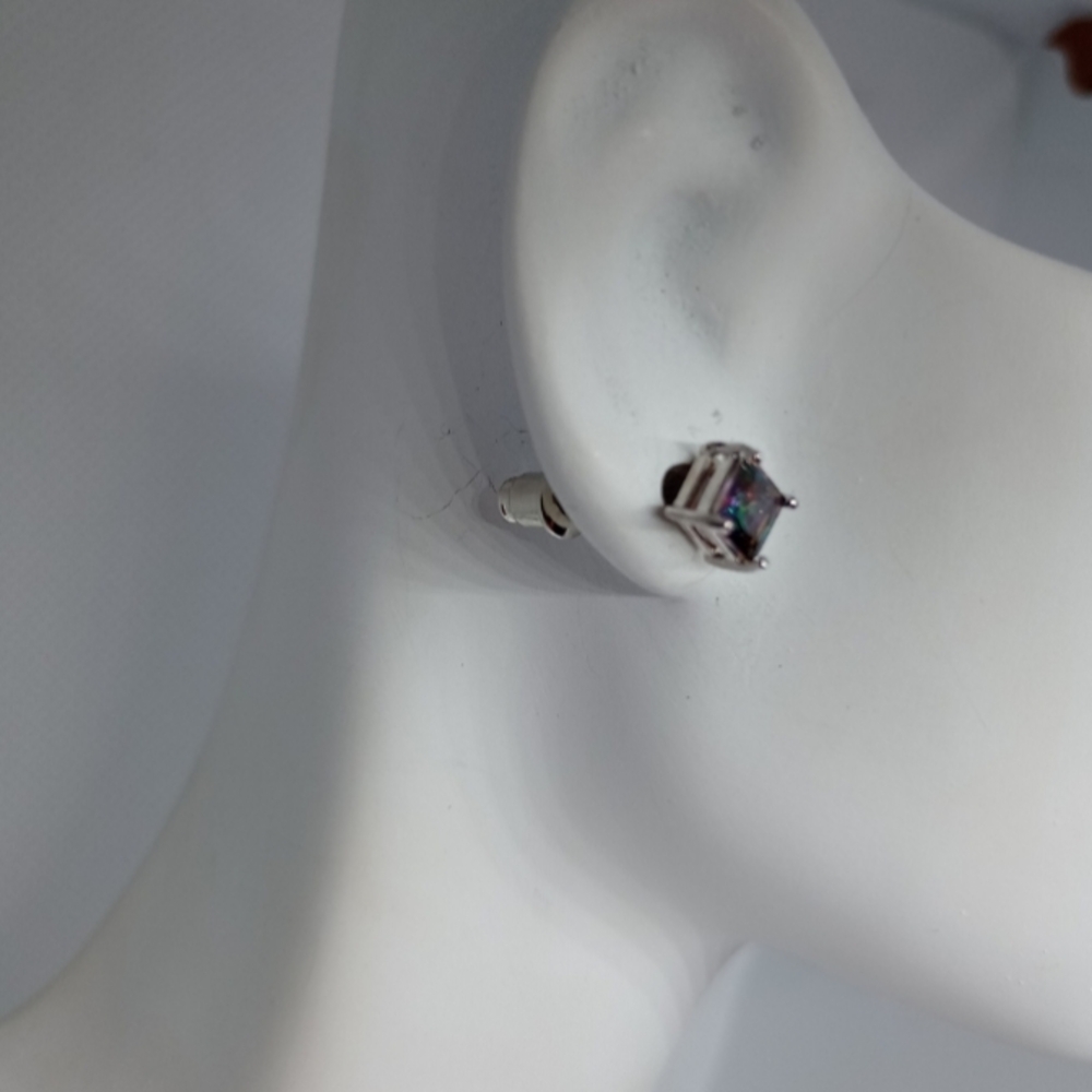 Voluka Modern Mystic Rainbow Stud Earrings Princess Cut Gift Party Bling 5mm - Picture 4 of 11